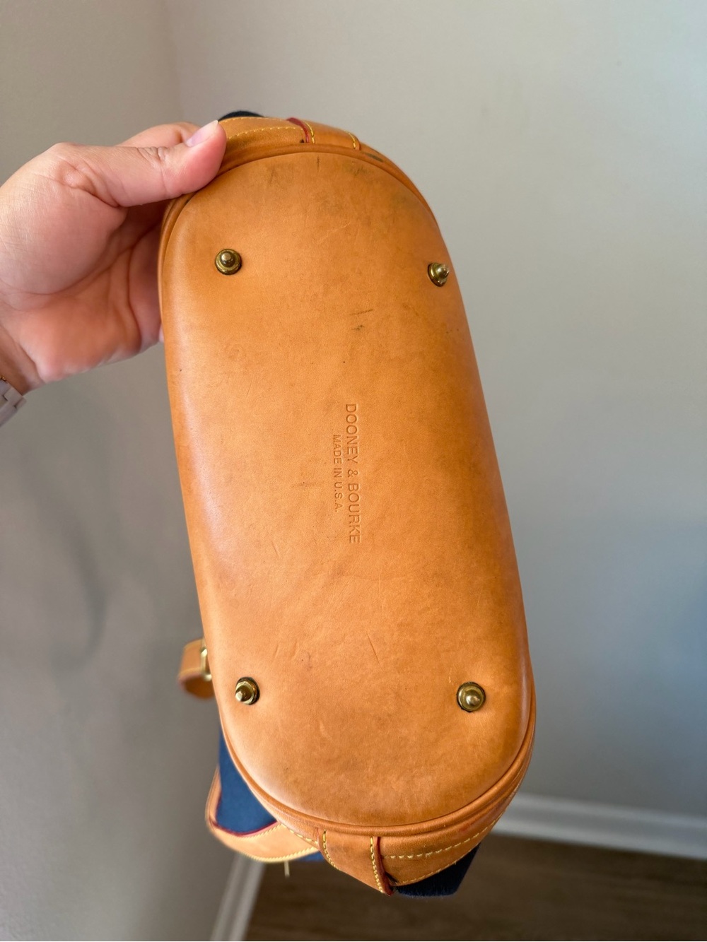 Vintage Dooney & Bourke Navy and Tan Leather Tote - Picture 3 of 8
